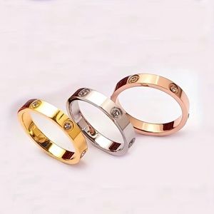 Stylish Rings With Screw Pattern
